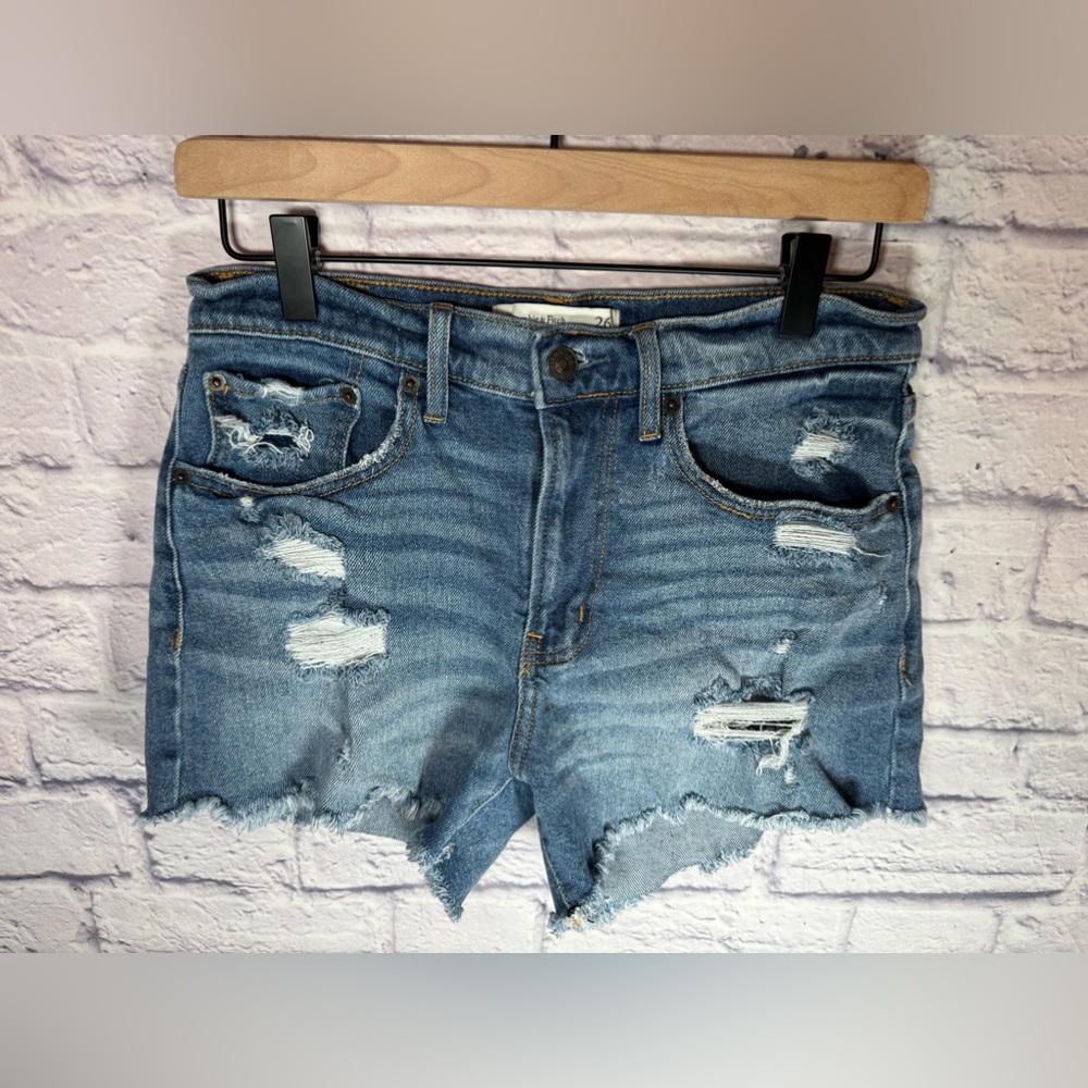 Abercrombie & Fitch Midrise Boyfriend Shorts Distressed denim shorts‎ size 2